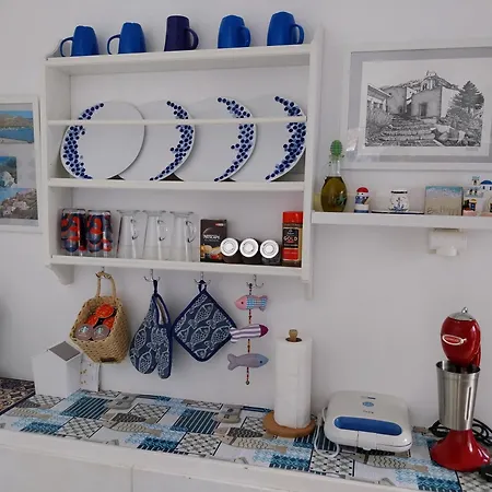 Holiday home Cycladic House White And Blue In Kato Chora *